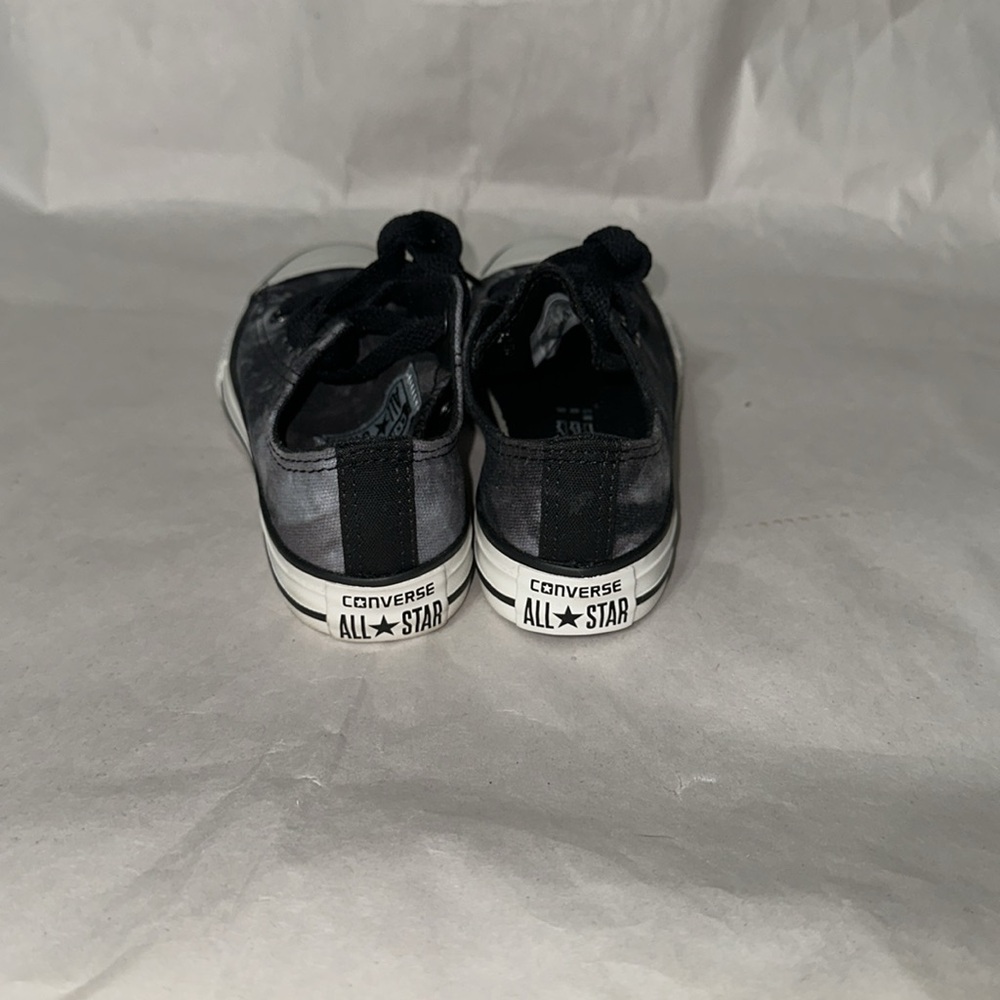 CONVERSE: CHUCK TAYLOR LOW TOP. Grey & Black Denim/ White & Black sole. Kids 12. - Picture 4 of 11